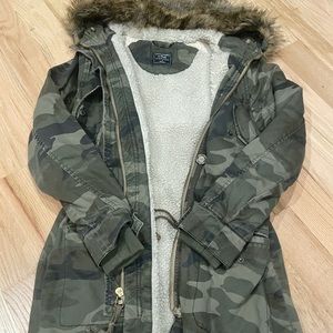 Abercrombie and Fitch women’s camo winter parka